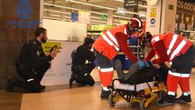 Imagen del simulacro en un centro comercial de Ponferrada.