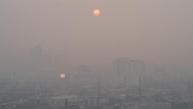 Imagen de archivo de la capital de Tailandia con altos niveles de contaminación del aire el 7 de marzo de 2023.