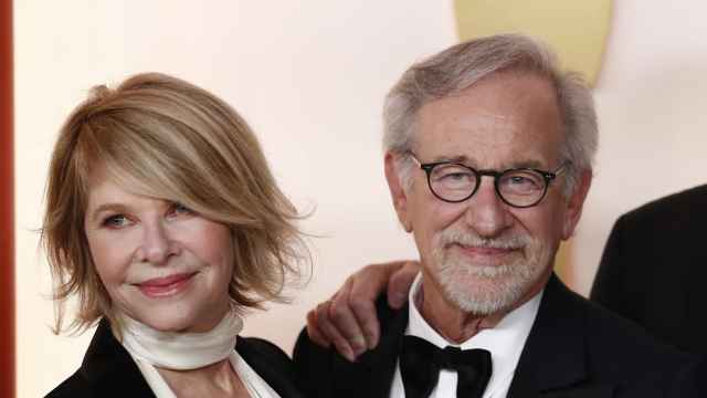 Steven Spielberg  y su mujer Kate Capshaw en la gala de los Óscar. Foto:  EFE/EPA/CAROLINE BREHMAN