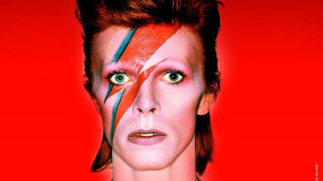 David Bowie, fotografiado por Brian Duffy para la portada del álbum 'Aladdin Sane' (1973)