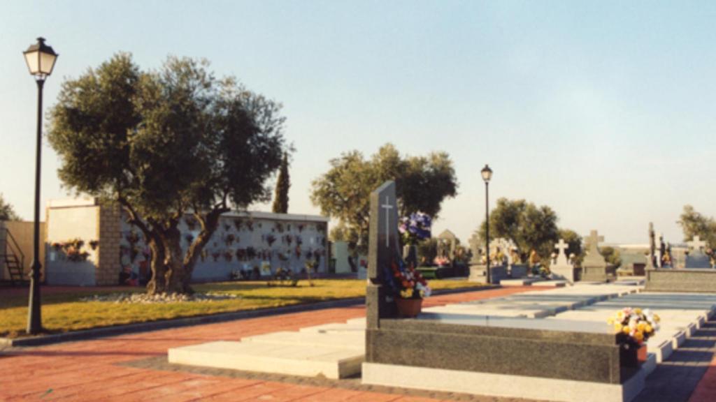 Un Mes Sin Enterrar A Sus Muertos En El Cementerio El Pueblo De Madrid Que Se Ha Quedado Sin Nichos