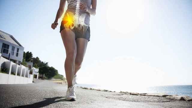 El dolor de cadera al correr ha de ser revisado por el especialista.