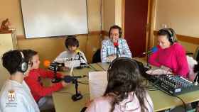 Los alumnos de El Pinar entrevistando a Luciano Huerga