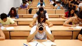 Estudiantes durante la prueba de la EBAU