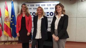 Ángela de Miguel, pta. CEOE Valladolid; junto a Helena Antolin, vicepresidenta de Antolin y María Victoria Moreno, directora general de la Mujer en la Junta de Castilla y León