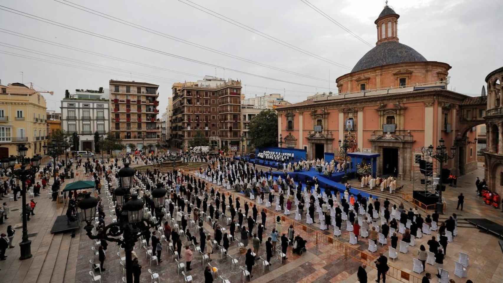 IImagen de la Missa d'Infants que se celebra en la Plaza de la Virgen de Valencia.
