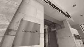 Entrada de la sede de Credit Suisse en Madrid (España).