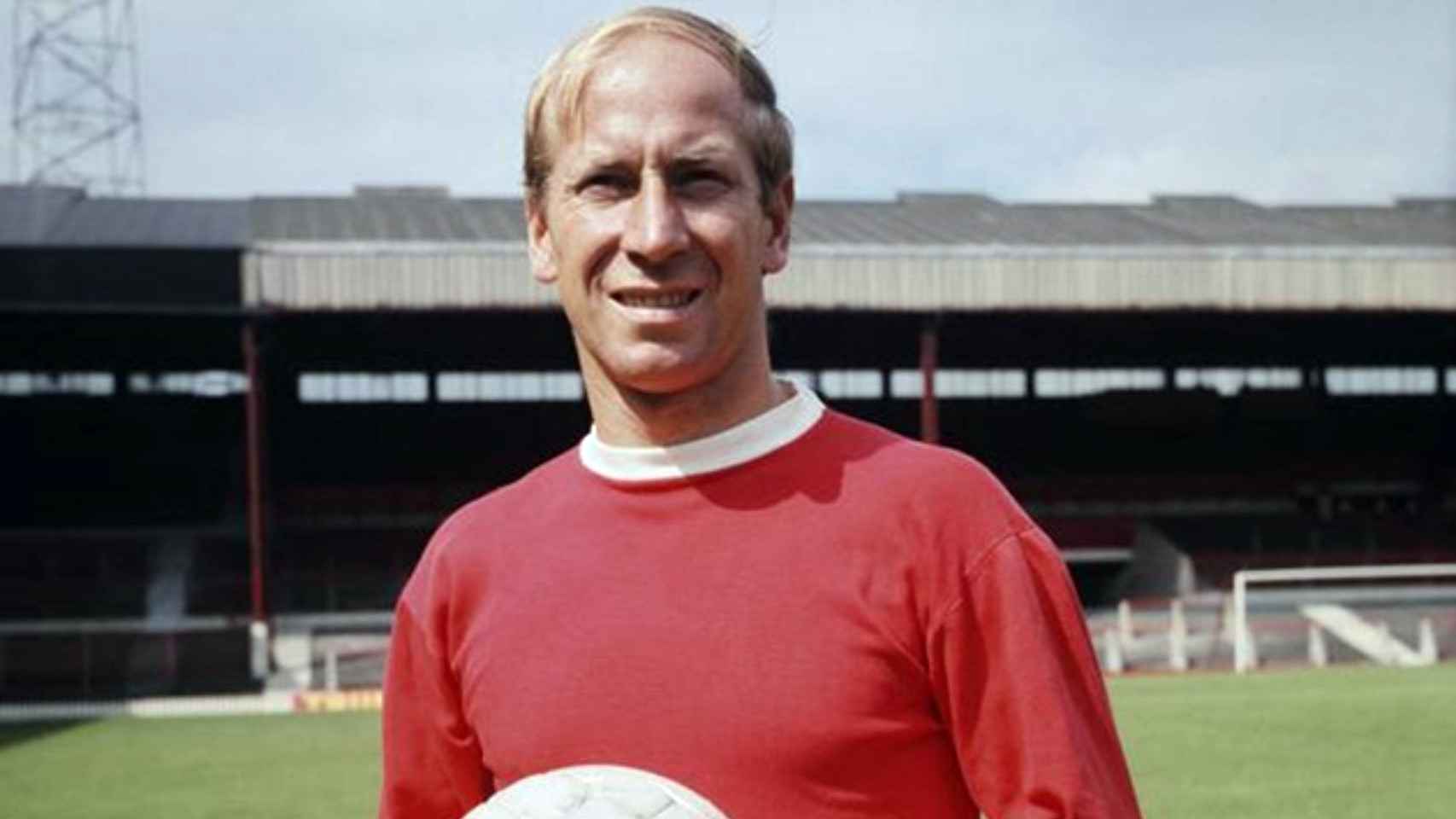El futbolista Bobby Charlton.