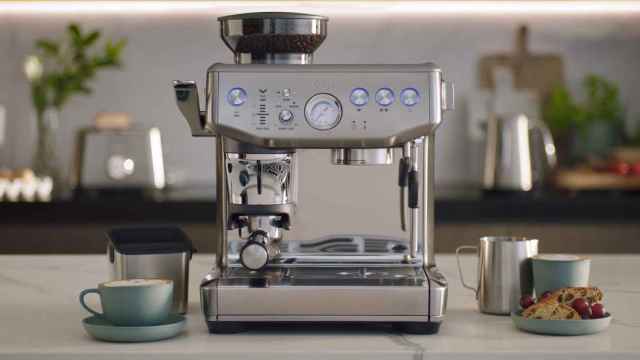 Di adiós a las cápsulas Nespresso con esta cafetera para hacer café a tu gusto como un barista