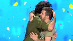 Rafa Castaño y Orestes Barbero se funden en un abrazo en ‘Pasapalabra’