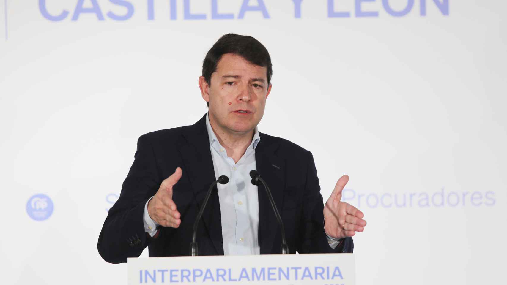 El presidente de la Junta, Alfonso Fernández Mañueco, durante su intervención en la Interparlamentaria del PP de Castilla y León, este viernes.