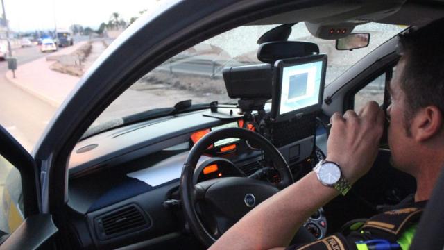 Un agente de la Policía Local de Rojales, en imagen de archivo.