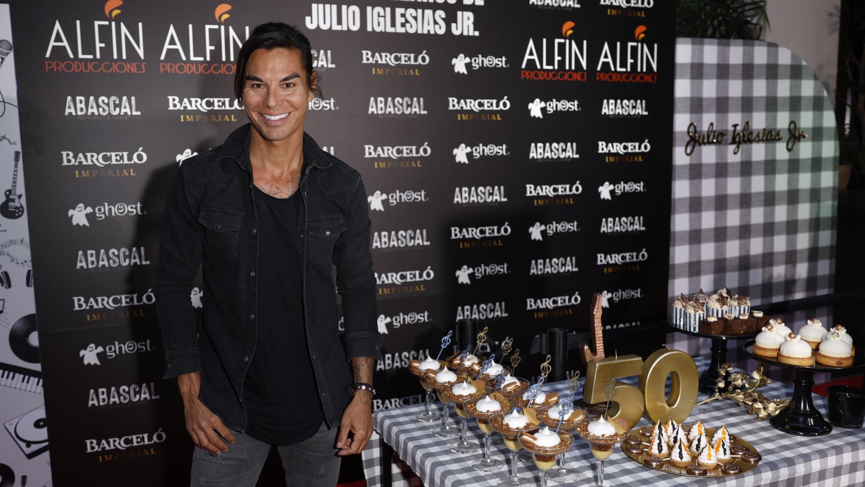 Julio Iglesias Jr. celebrando su 50 cumpleaños en Madrid.