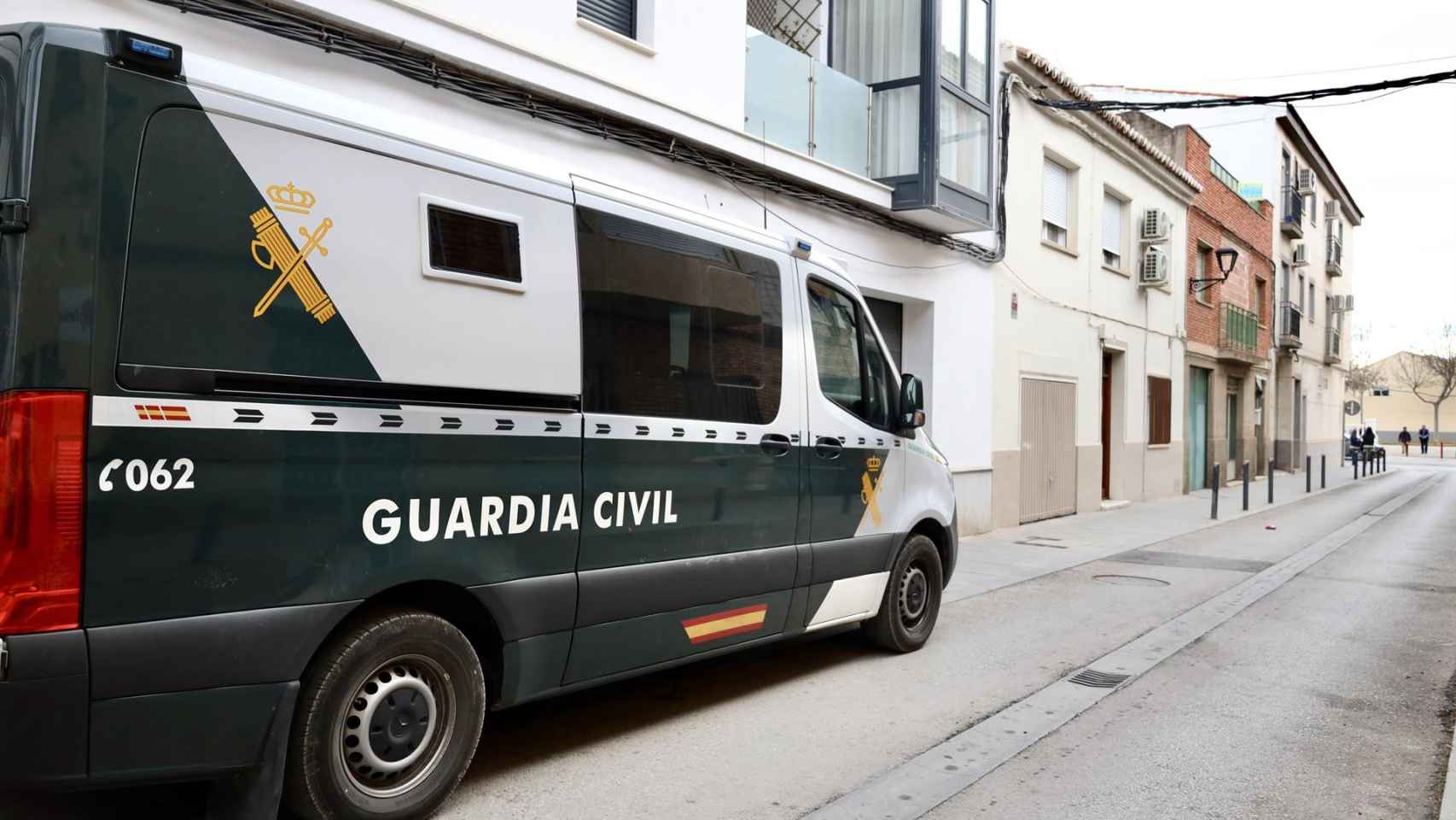 La Guardia Civil efectúa un registro por el crimen de Juan Miguel Isla.