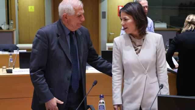 El jefe de la diplomacia europea, Josep Borrell, y la ministra de Exteriores alemana, Annalena Baerbock, durante una reunión en Bruselas