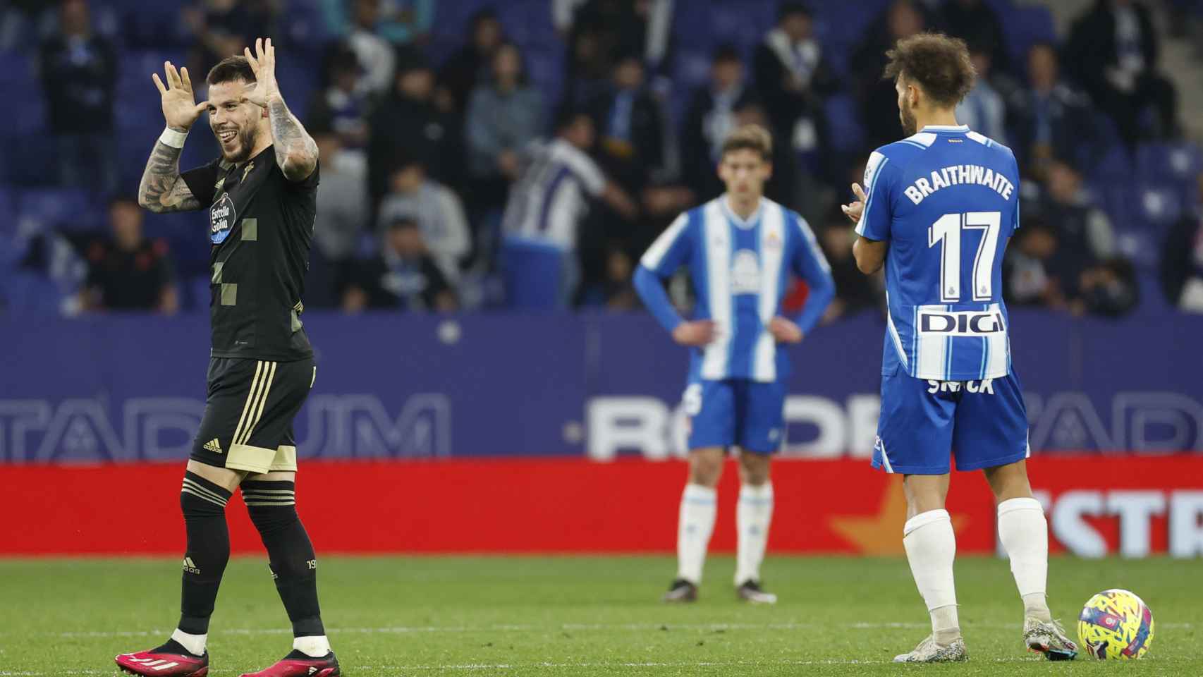 Carles Pérez celebra su gol ante el Espanyol.