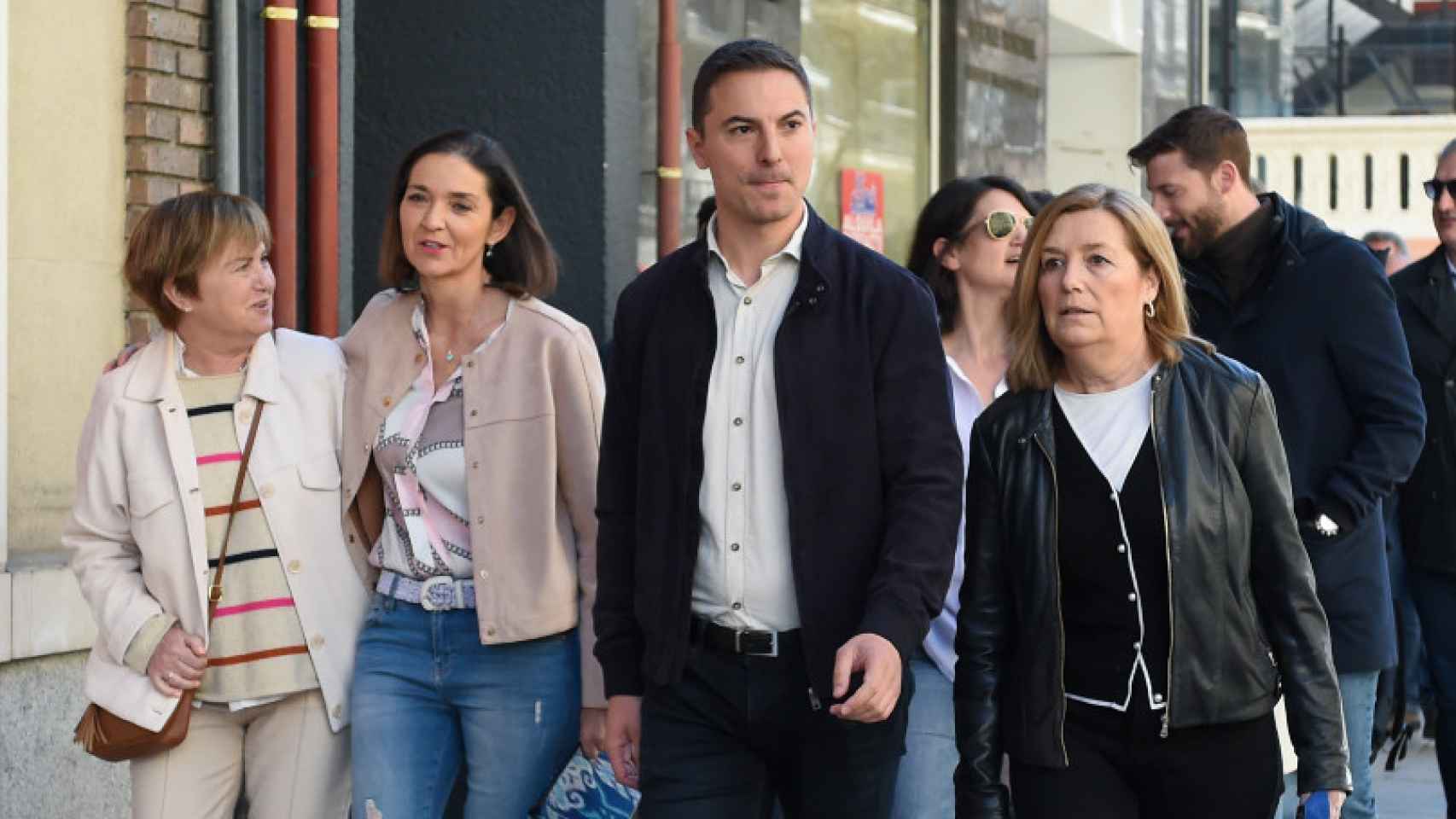 La candidata del PSOE a la Alcaldía de Madrid, Reyes Maroto, y el líder de los socialistas madrileños Juan Lobato, a su llegada este sábado al Comité Federal.