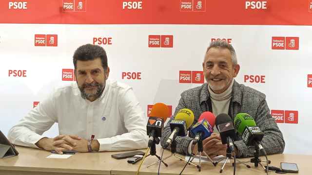 El candidato a la alcaldía de Valdepeñas, Jesús Martín Rodríguez, y el secretario general del PSOE en la localidad, Manuel Martínez López-Alcorocho