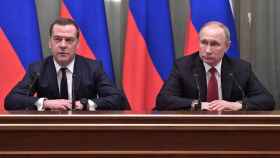 El vicepresidente del Consejo de Seguridad de Rusia, Dmitri Medvédev, junto a Putin.