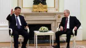 El presidente de China, Xi Jinping, junto al presidente de Rusia, Vladímir Putin, este lunes