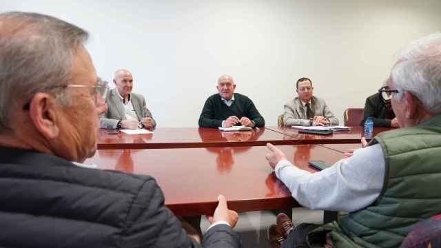 El candidato del PP a la Alcaldía de Valladolid se reúne con la Asociación de Empresarios del Polígono de San Cristóbal