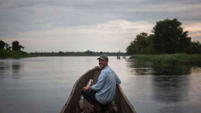 Xavier Aldekoa, durante su viaje por el río Congo.