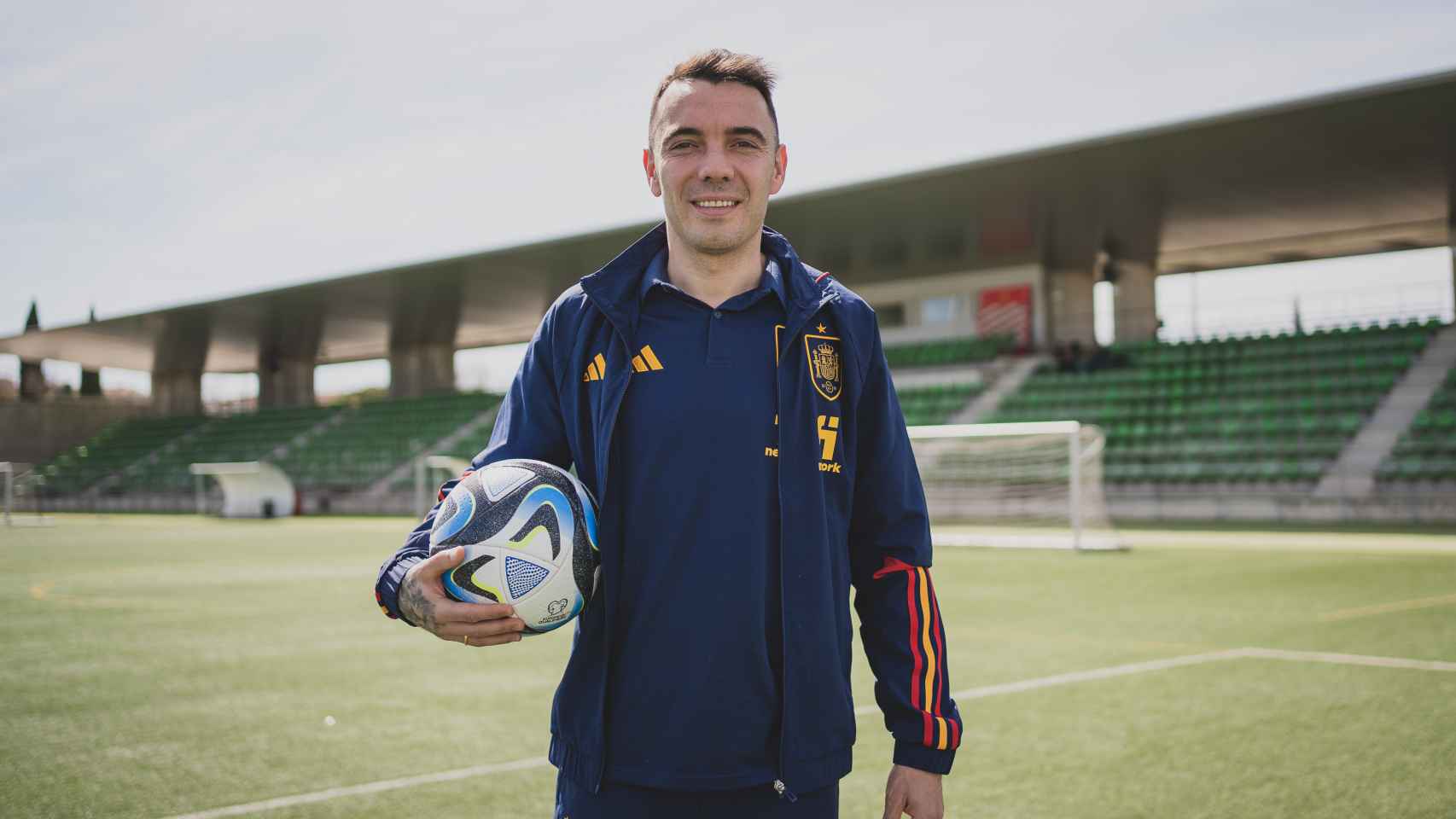 Iago Aspas, junto a un balón en su regreso a la Selección.