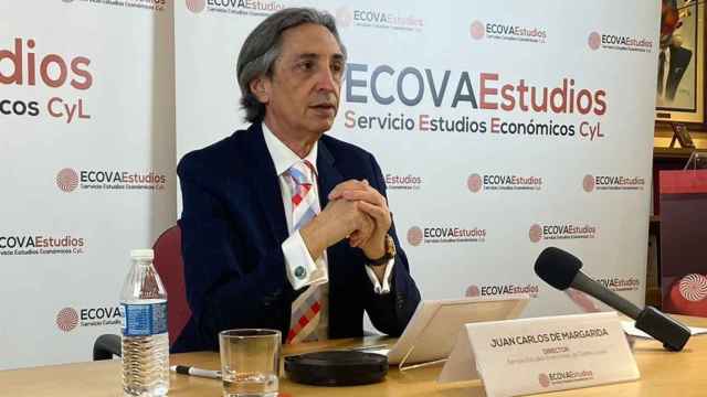 Juan Carlos de Margarida presentando los datos del Observatorio Económico y las previsiones para 2023.