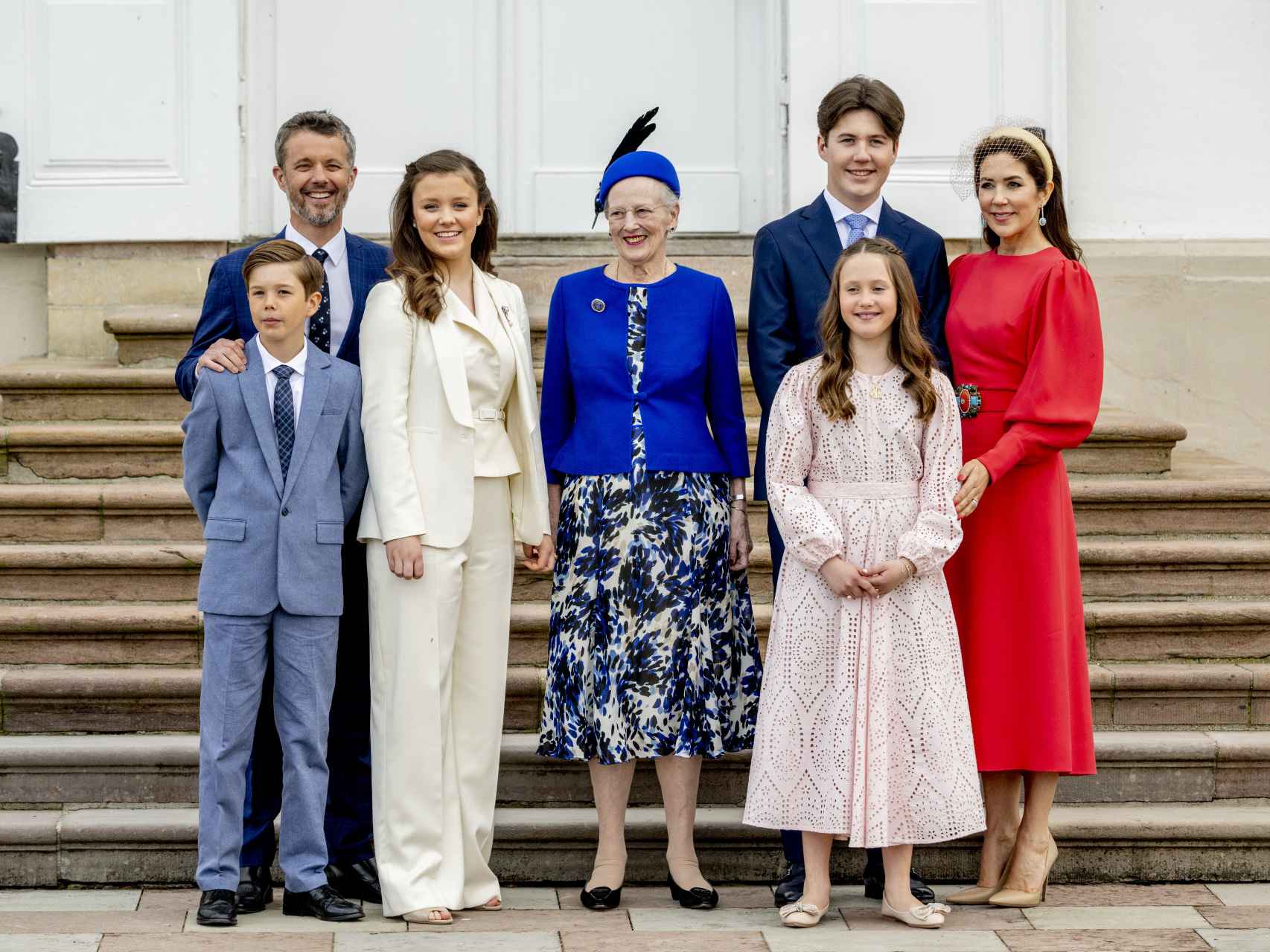 La Reina y su familia, en abril de 2022.