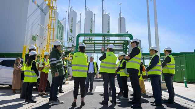 Parlamentarios alemanes en la planta de hidrógeno de Iberdrola en Puertollano. Foto: Iberdrola.