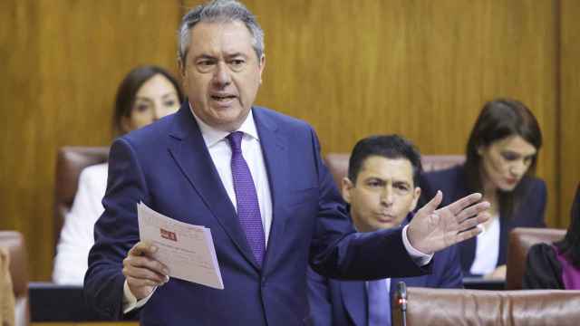 El secretario general del PSOE, Juan Espadas, durante una sesión de control del Parlamento andaluz.