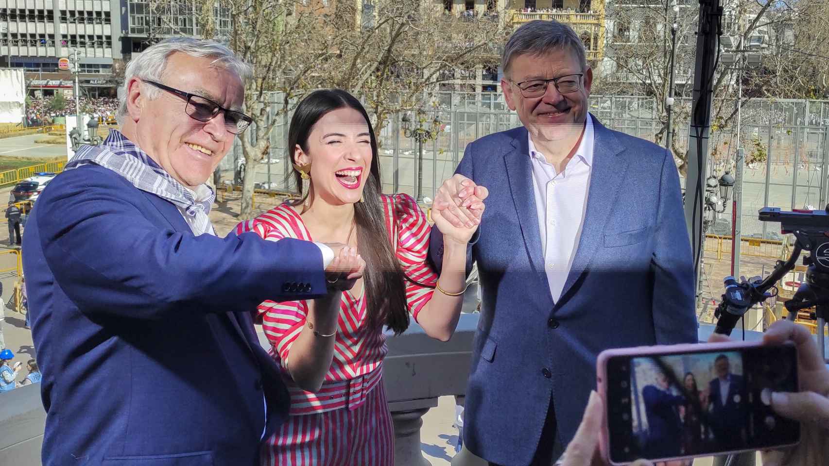 Blanca Paloma en su reciente visita a las Fallas de Valencia, con el alcalde y el presidente de la Generalitat.sueño que una bulería ganara Eurovisión