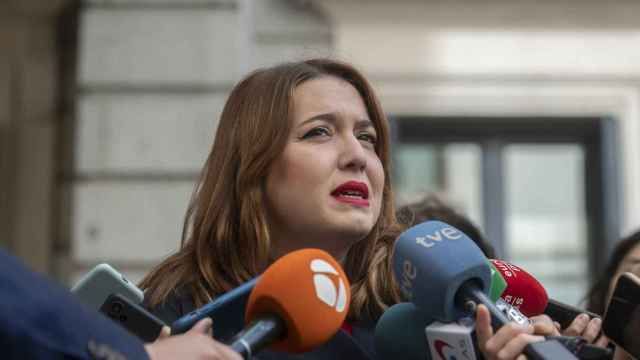 Ángela Rodríguez 'Pam' atiende a los medios de comunicación