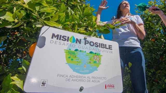 Letrero del proyecto medioambiental de Coca-Cola y WWF en la finca  El Bujío/Vegeta.