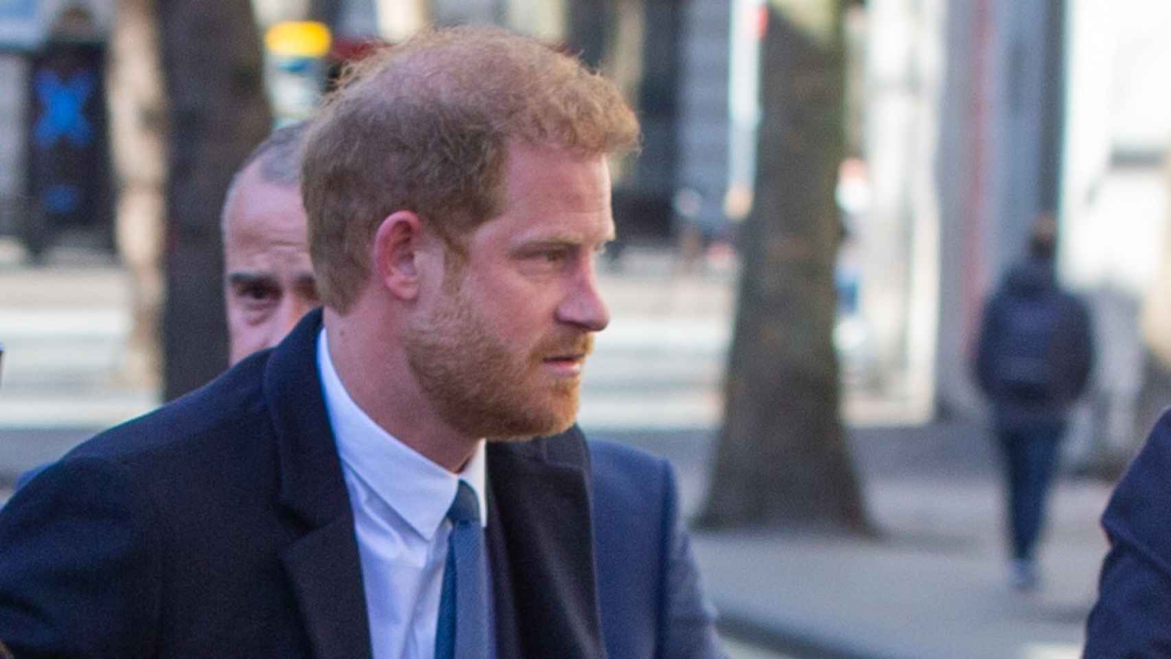 Harry de Inglaterra llegando al tribunal de Londres, este lunes 27 de marzo.