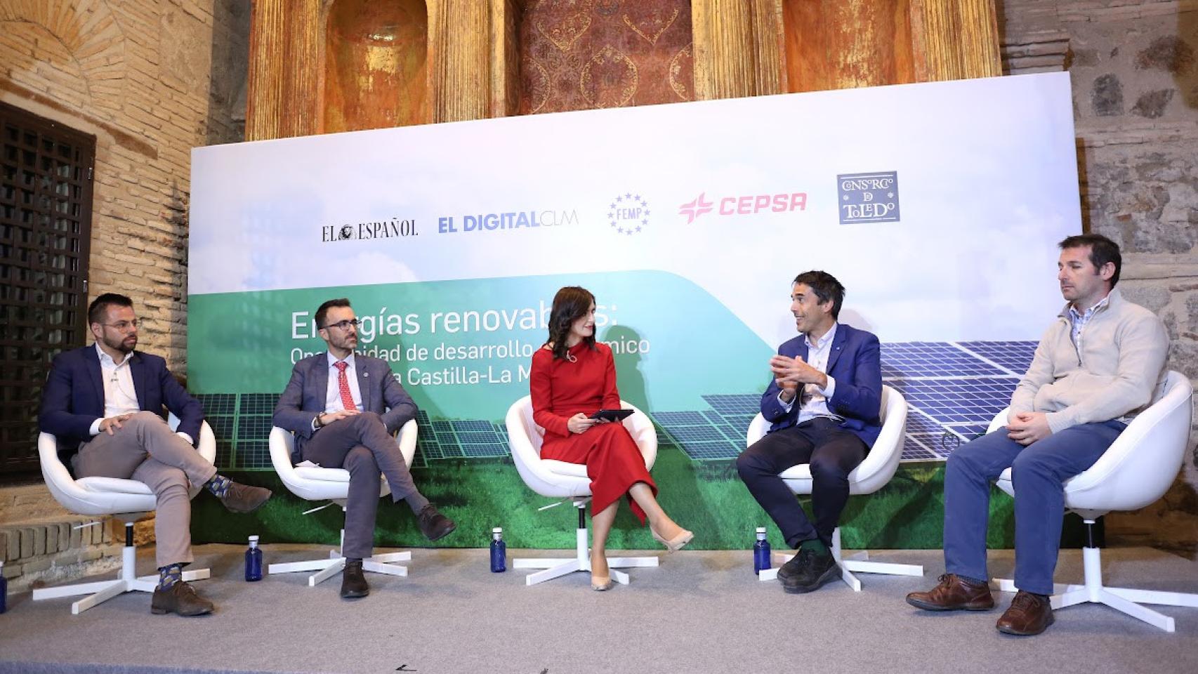Integrantes de la segunda mesa de debate