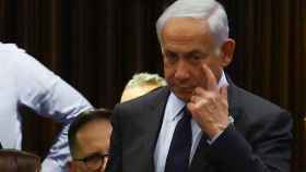 El primer ministro israelí Netanyahu asiste a una reunión en la Knesset en Jerusalén
