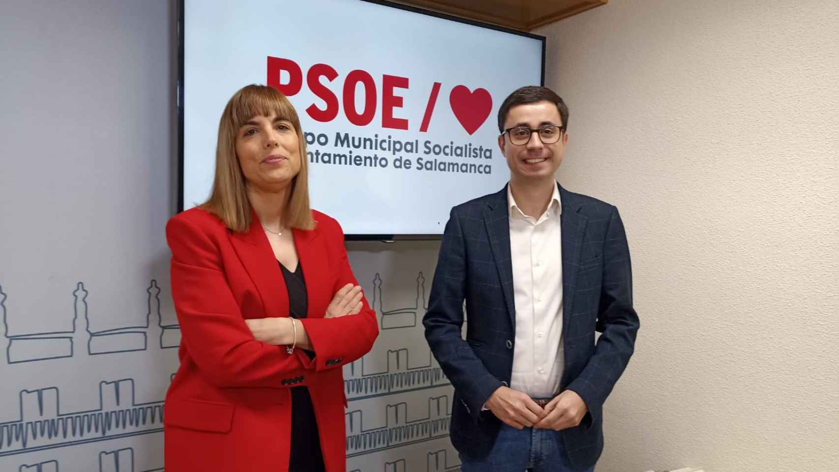 El portavoz del Grupo Municipal Socialista en el Ayuntamiento de Salamanca, José Luis Mateos, y la concejala María Sánchez