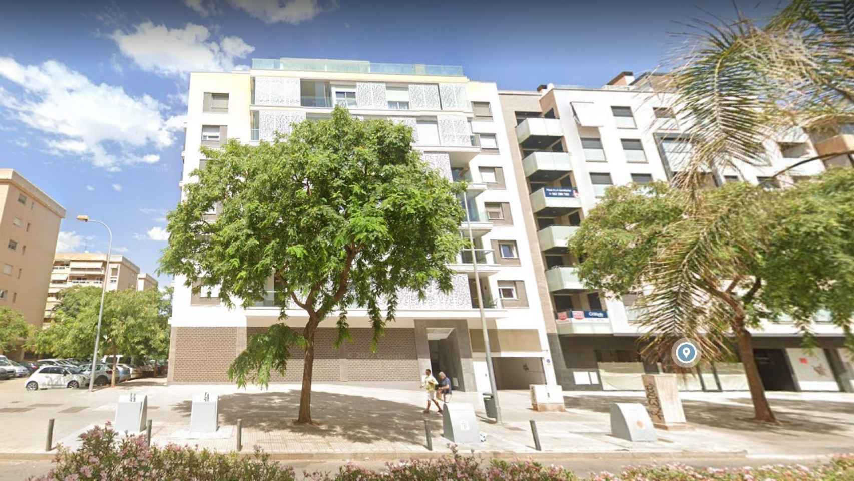 El edificio de la calle Carril de la Chupa, en Málaga, en el que Juan Carlos Martínez compró la tercera vivienda a través de su consultora financiada con fondos de los ERE.