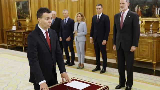 El nuevo ministro de Industria, Comercio y y Turismo, Héctor Gómez, promete su cargo este martes en el Palacio de la Zarzuela.