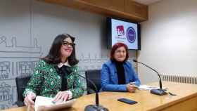Las concejales del Grupo Mixto del Ayuntamiento de Salamanca, Virginia Barcones (IU) y Carmen Díez (Podemos)
