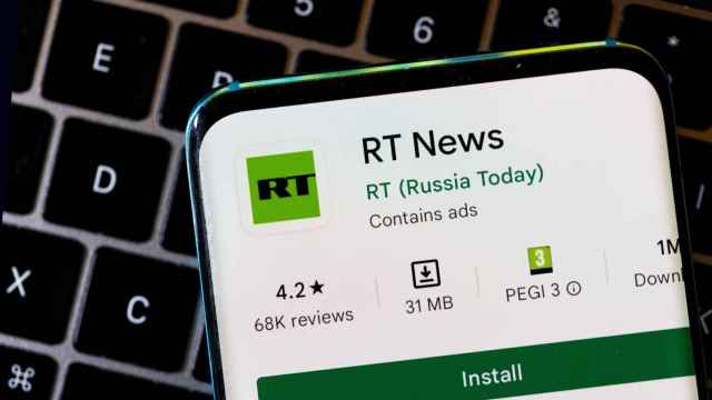 La app de Russia Today, en un teléfono móvil.