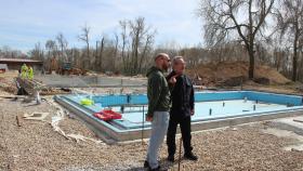 Visita a las obras de la piscina de verano en la Sindical