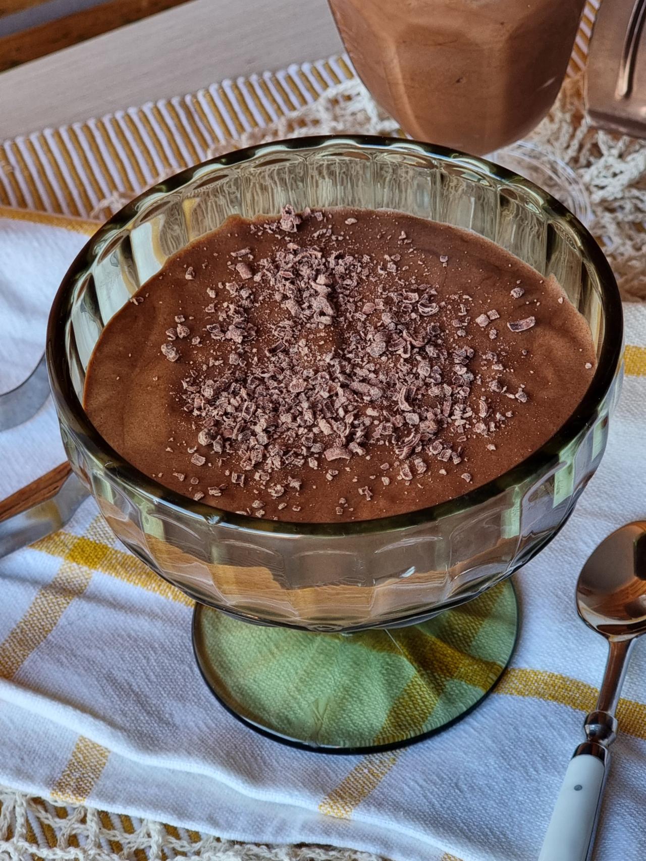 Mousse de chocolate vegana, un postre rápido, fácil y sin huevo