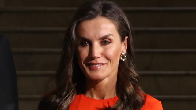 La reina Letizia, este jueves 30 de marzo de 2023, llegando al Círculo de Bellas Artes, en Madrid.