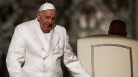 El Papa Francisco celebra una audiencia general semanal en el Vaticano.