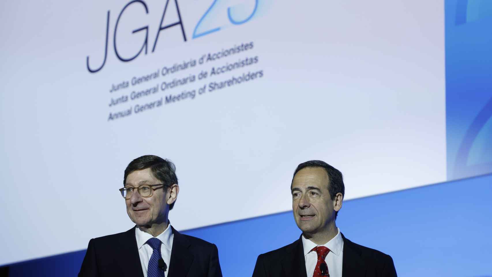 Goirigolzarri y Gortázar, durante la junta general ordinaria de accionistas de CaixaBank. EE