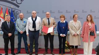 "Un acuerdo histórico": así es el nuevo convenio colectivo que afectará a 12.500 empleados de la administración