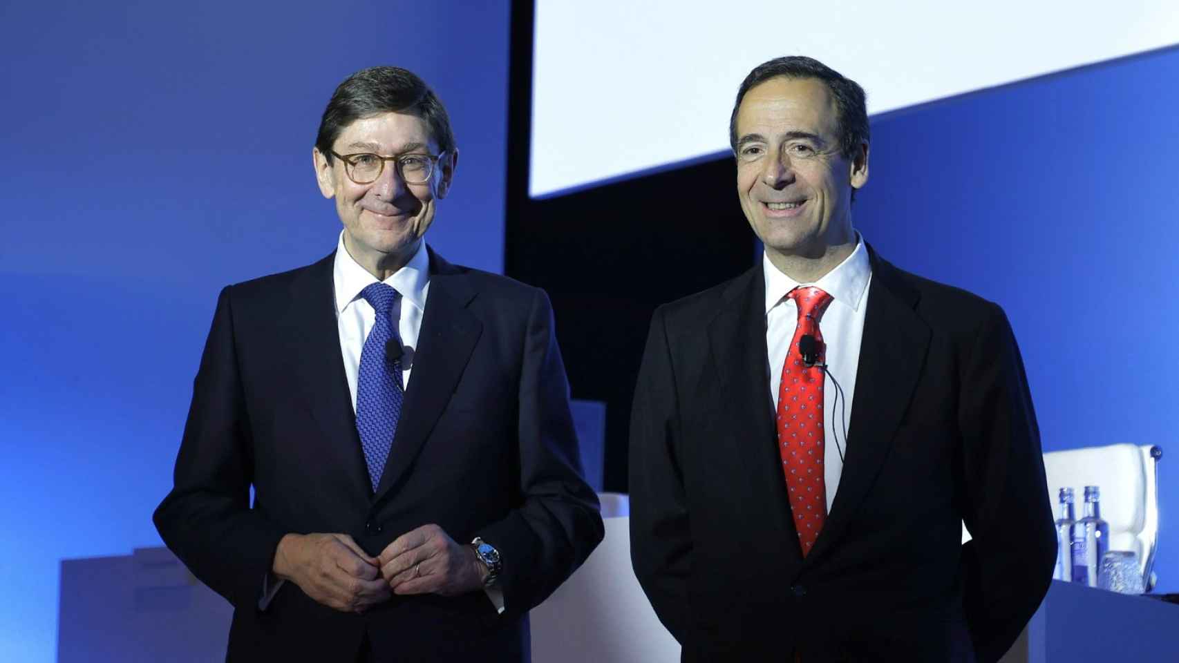 José Ignacio Goirigolzarri y Gonzalo Gortázar, al comienzo de la junta de accionistas de 2022. EE