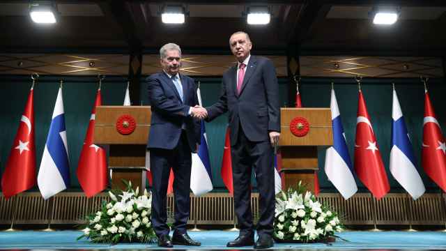 El presidente finlandés, Sauli Niinisto, y Recep Tayyip Erdogan, durante la visita del primero a Ankara en marzo.